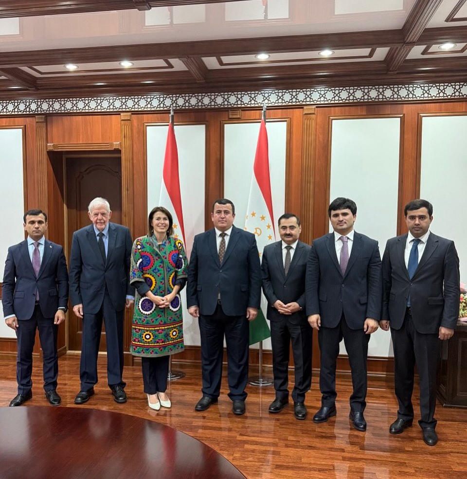 Вохӯрӣ бо роҳбари корҳои ташрифотӣ ва маъмурии Ҳукумати Фландрияи Шоҳигарии Белгия