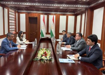 ВОХӮРИИ МУОВИНИ РАИСИ ШАҲРИ ДУШАНБЕ БО ҲАЙАТИ АМОРОТИ МУТТАҲИДАИ АРАБ